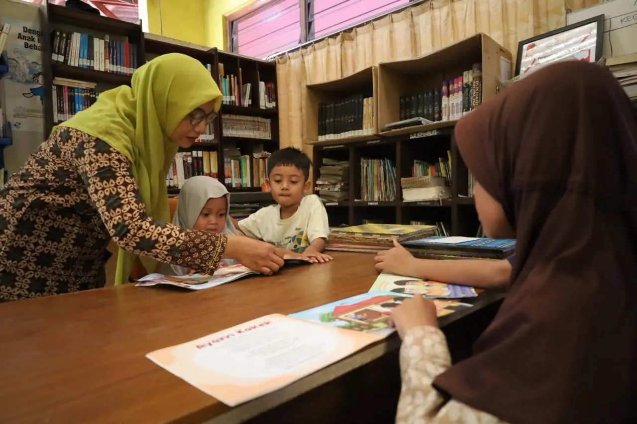 Dari Perpustakaan Keliling ke Ruang Literasi Warga: Akses Baca Anak yang Dijemput, Bukan Ditunggu