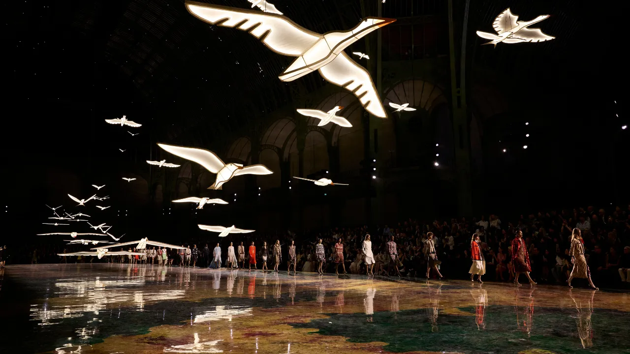 Matthieu Blazy dan Kebebasan Chanel di Runway Paris