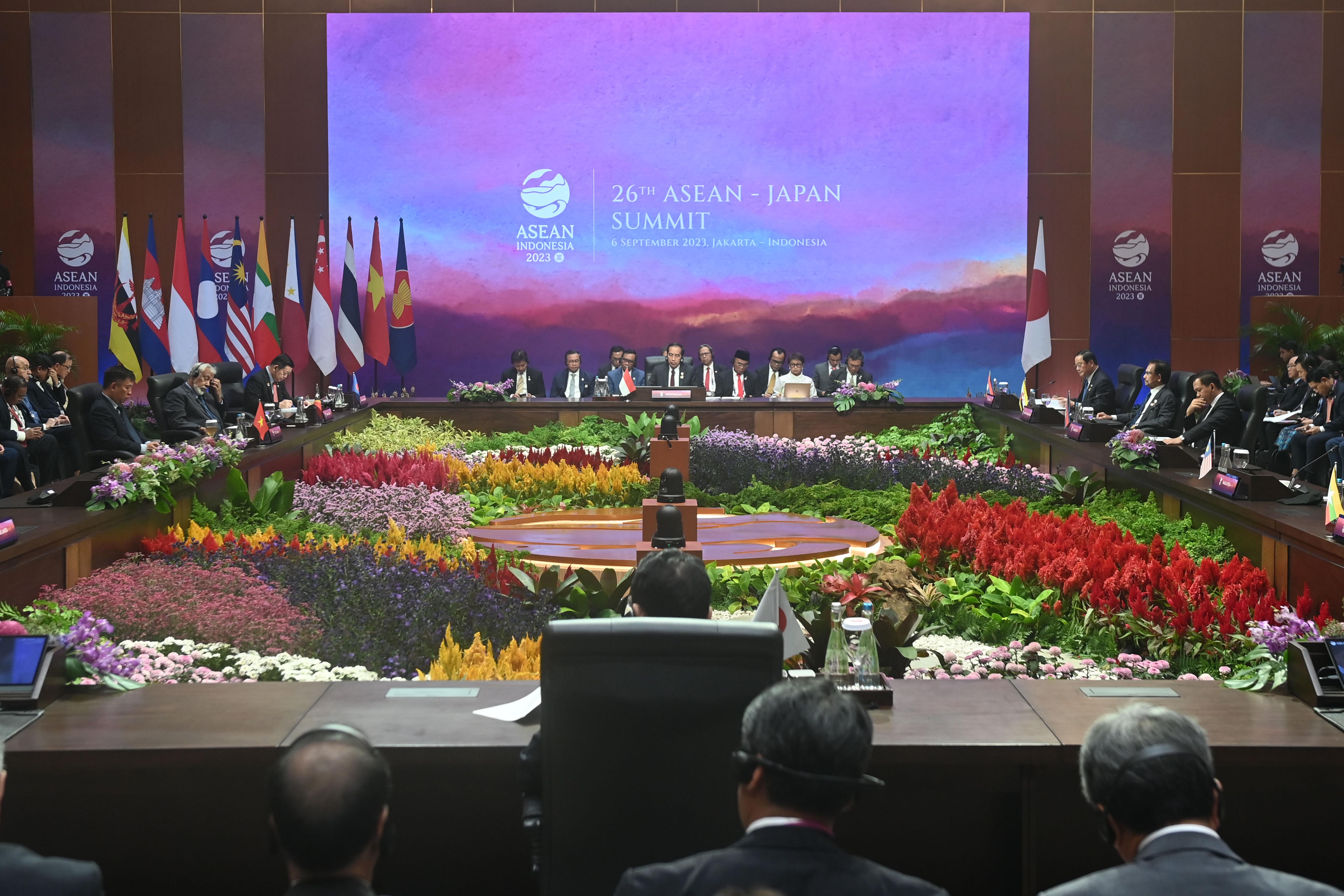 Diplomasi Ekonomi ASEAN dan Forum Keuangan Regional