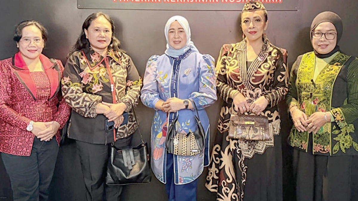 Wastra Tradisional Daerah Memukau di Panggung Nasional