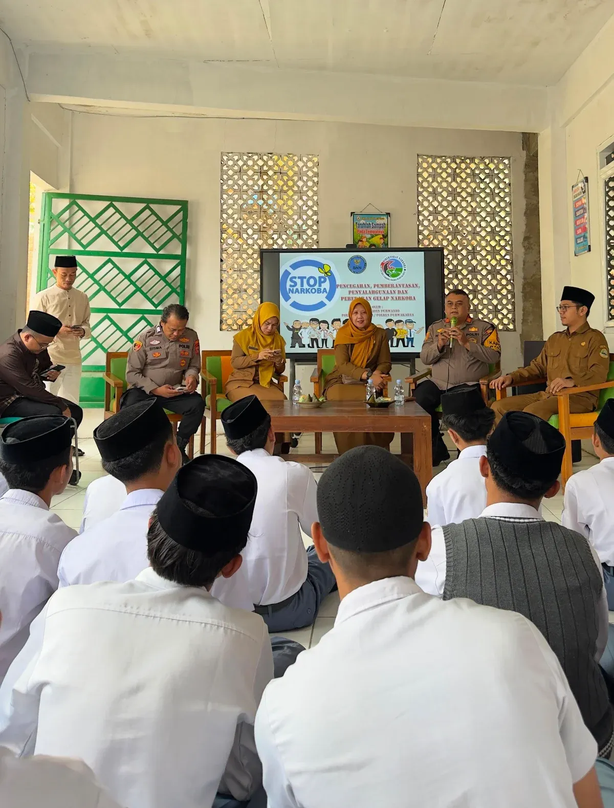 PIK-R dan Konseling Teman Sebaya: Benteng Kesehatan Mental di Sekolah