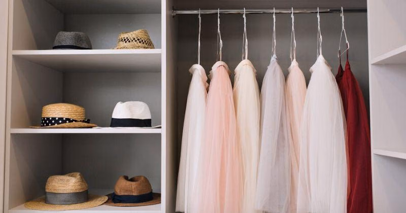 Membangun Wardrobe Kapsul Minimalis yang Elegan dan Versatil