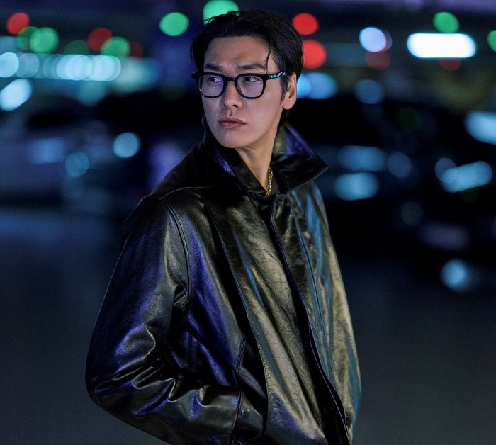 Kim Young Kwang Siap Bintangi Tiga Drama Sekaligus