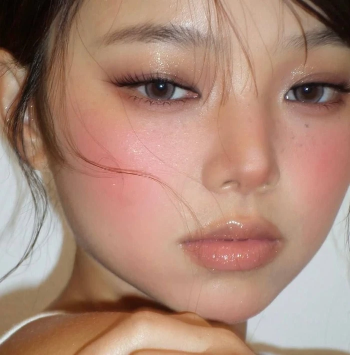 Makeup Tahan Lama di Musim Hujan dan Panas