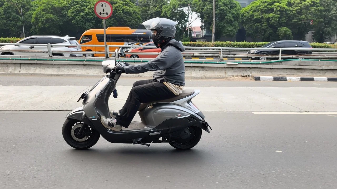 Motor Listrik Murah vs Mobil Listrik Terjangkau: Mana Paling Hemat untuk Komuter Harian?