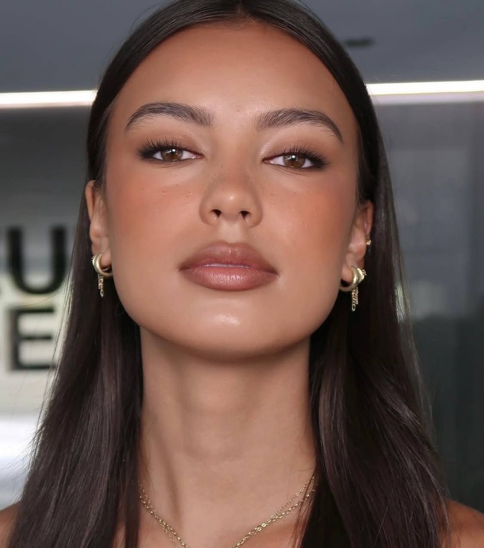 Makeup Tahan Lama di Musim Hujan dan Panas