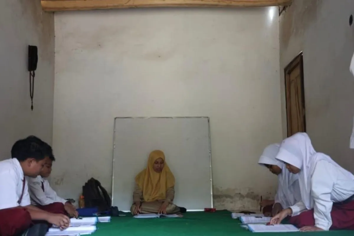 Guru Mengubah Pasar dan Musala Jadi Ruang Belajar Kreatif