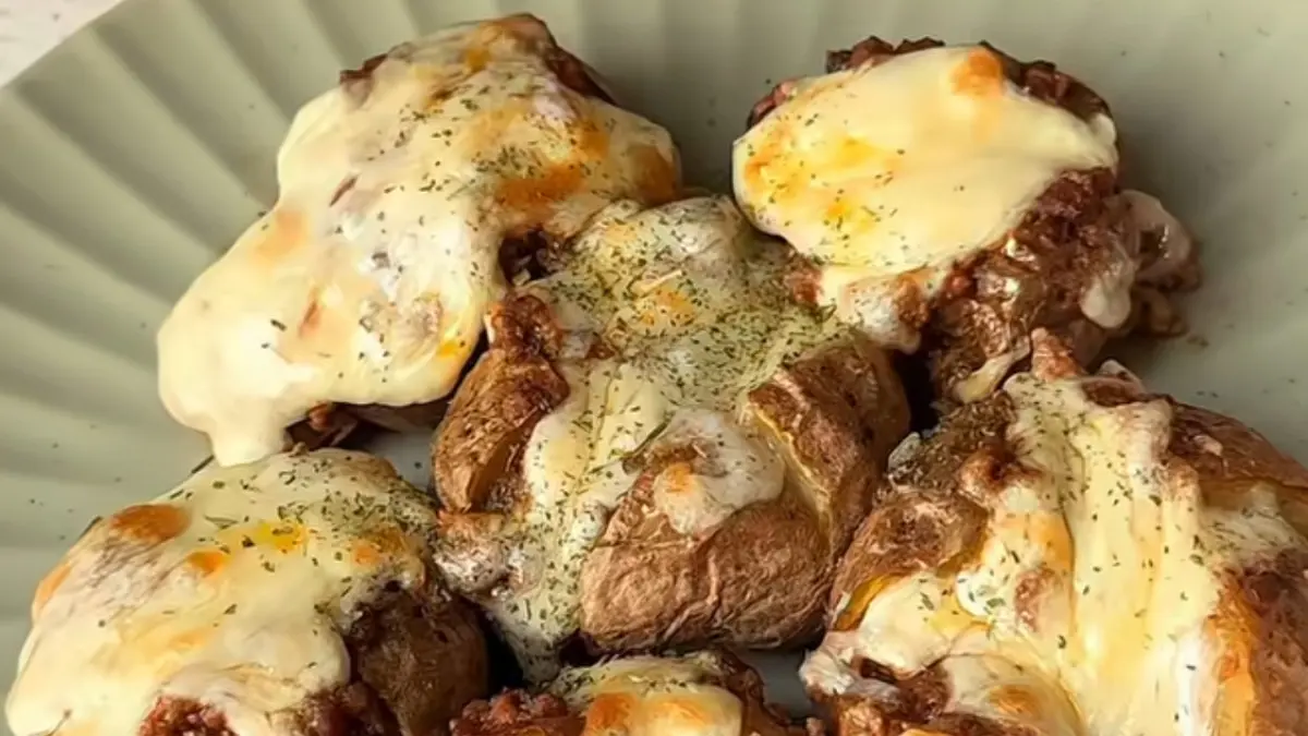 Tiga Resep Kentang Panggang Keju dengan Daging untuk Menu Keluarga