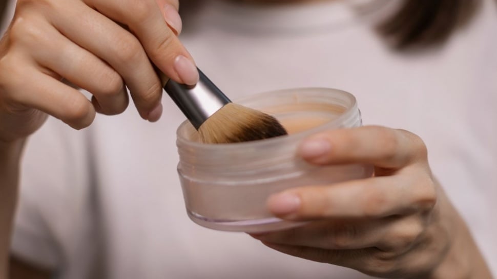 Bedak yang Semakin Berkeringat Semakin Bagus: Siapa Jawaranya?