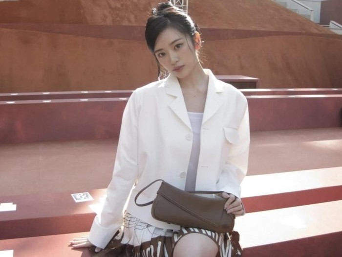 Pesona Selebriti Korea di Paris Fashion Week