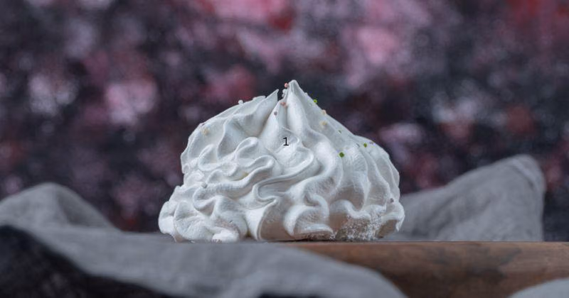 Pavlova Buah Segar: Meringue Sederhana Jadi Dessert Mewah