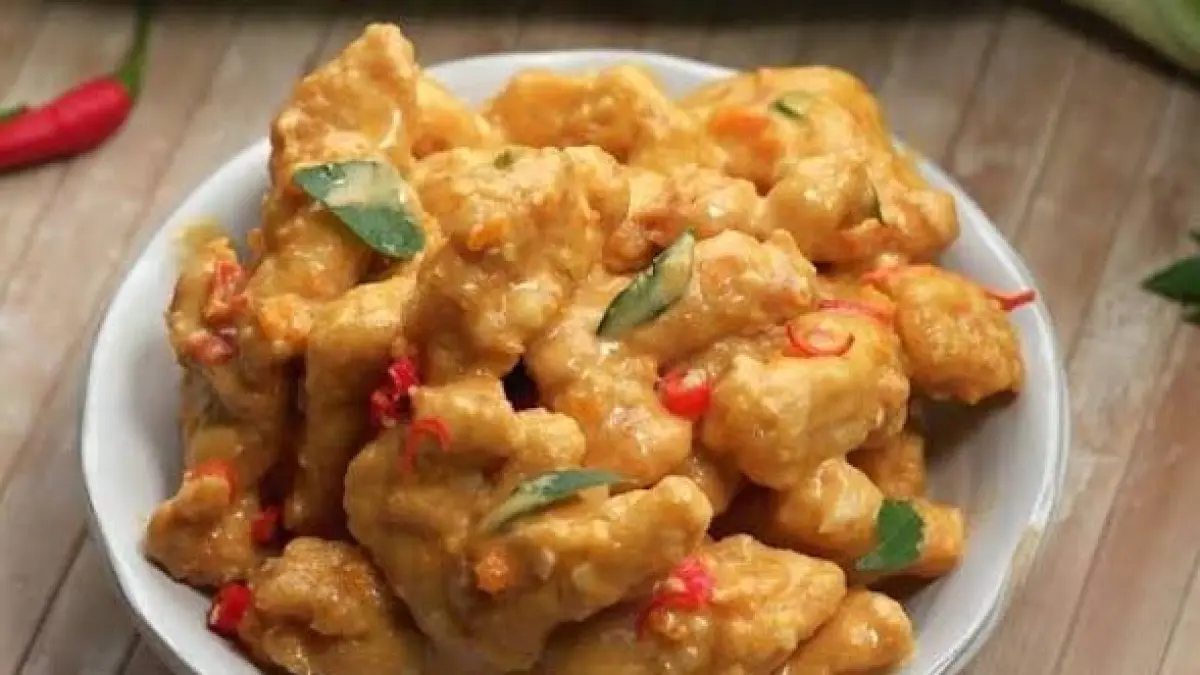 Empat Resep Ayam dengan Nasi Gurih untuk Menu Keluarga