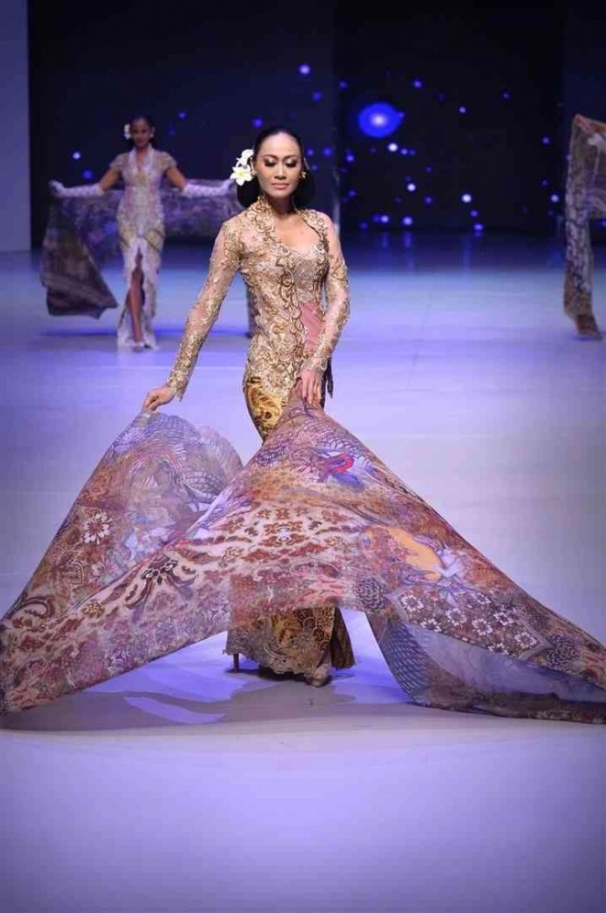 Bagaimana Brand Lokal Mengubah Batik dan Kebaya Jadi OOTD Gen Z