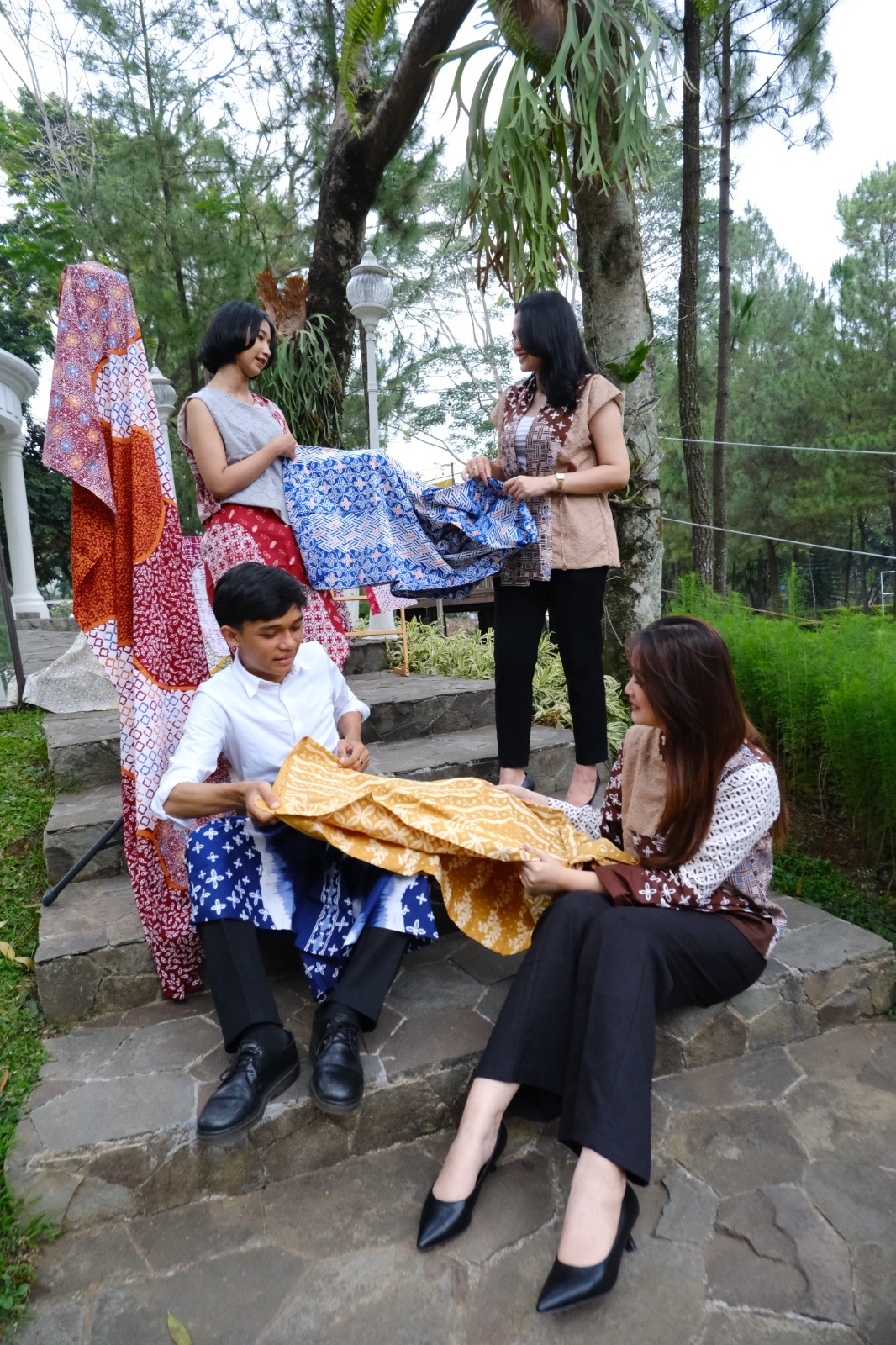 Workshop Membatik Interaktif di Hotel: Canting, Keluarga, dan Makna Hari Batik