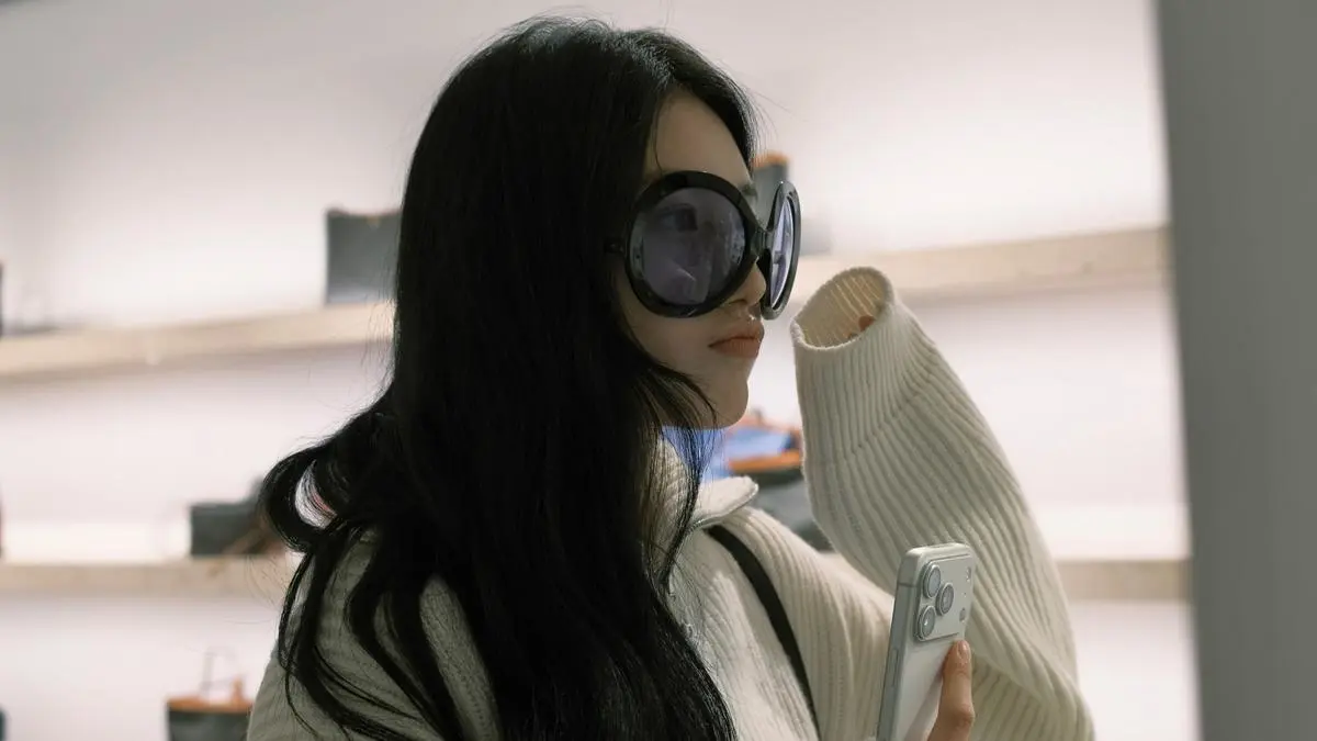 Panduan OOTD Musim Gugur yang Kasual Tapi Manis ala Suzy