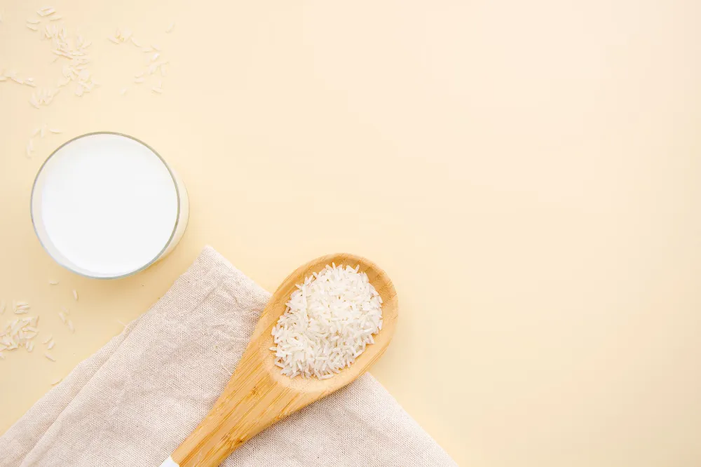 Air Beras untuk Kulit Glowing: Manfaat dan Rekomendasi Rice Toner
