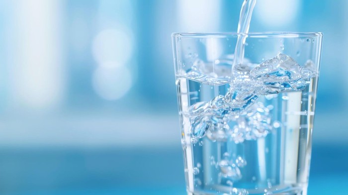 Istirahat dan Minum Air Putih: Cara Alami Atasi Flu