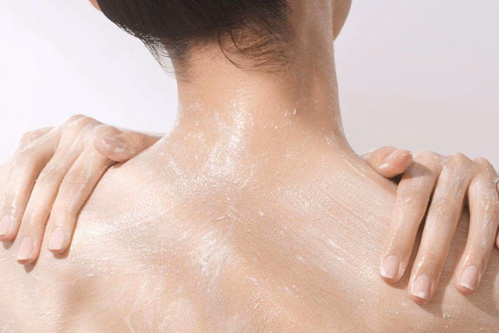 Panduan Memilih Body Scrub: Butiran Alami vs Eksfoliasi Modern