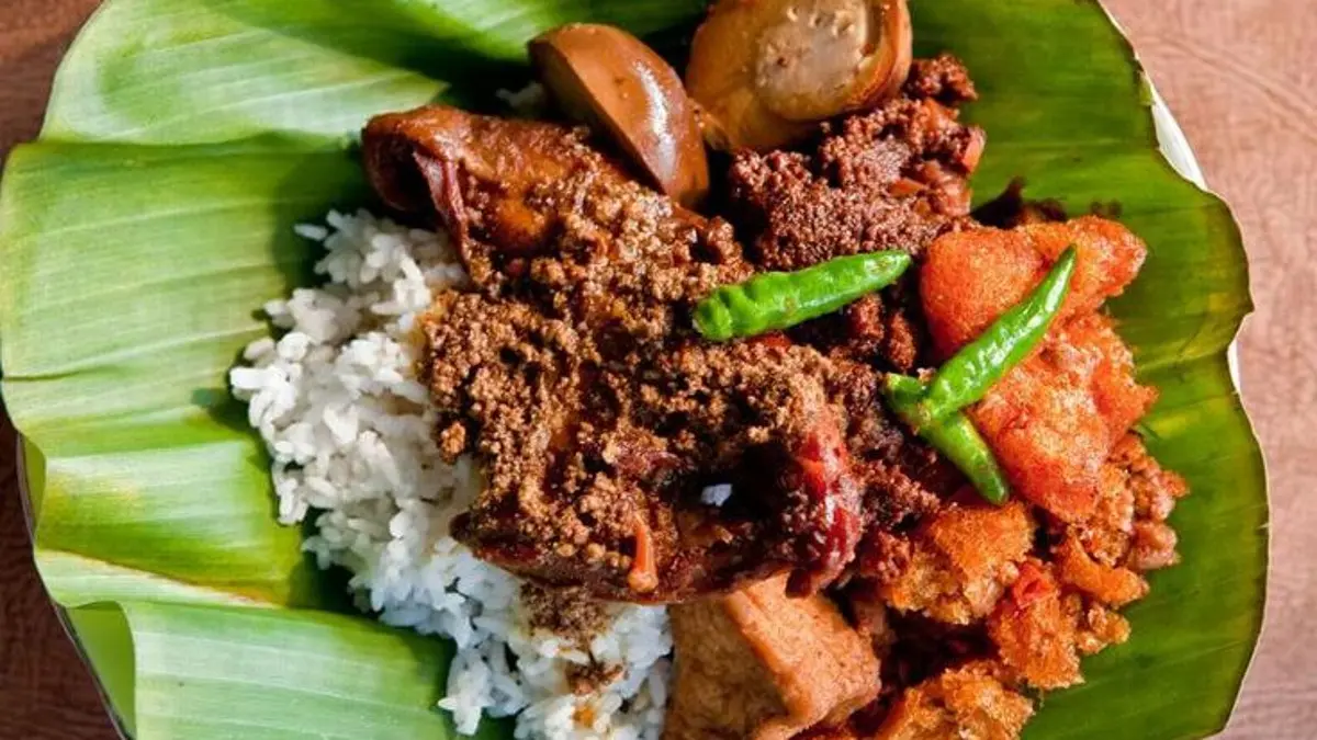 Gudeg Yu Djum: Warisan Rasa Legendaris di Dekat Malioboro