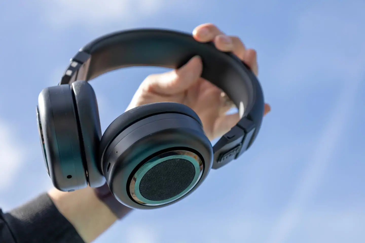 TDM Neo: Headphone Hybrid yang Bisa Berubah Jadi Speaker