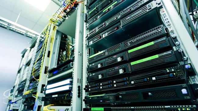 Pusat Data AI Menguras Air Bersih: Menimbang Harga Lingkungan Ekspansi Kecerdasan Buatan