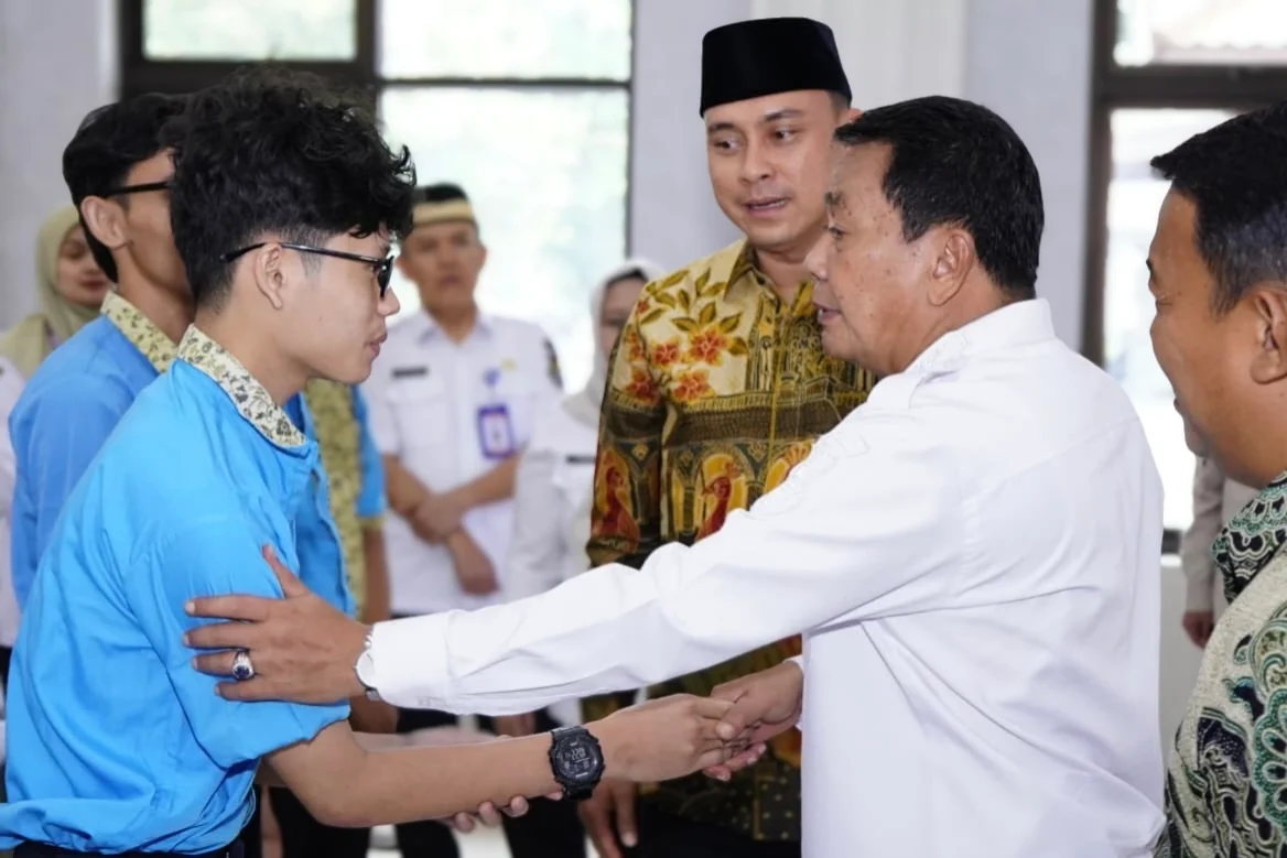 Beasiswa Penuh ke Tiongkok bagi Siswa Berprestasi Kurang Mampu