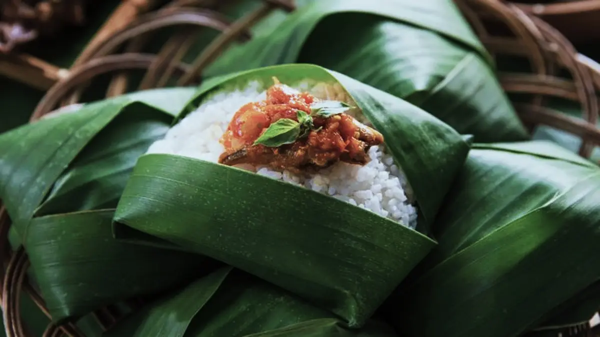 Dari Porsi Mini ke Isian Variatif: Evolusi Nasi Kucing Angkringan