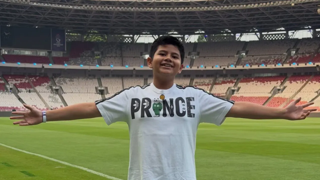 Prince Poetiray Taklukkan Panggung Stadion Utama GBK
