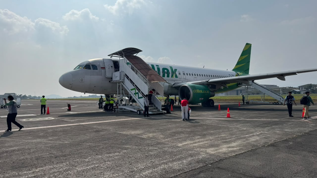 Mengapa Harga Tiket Pesawat Berubah dalam Hitungan Jam dan Cara Mengakalinya