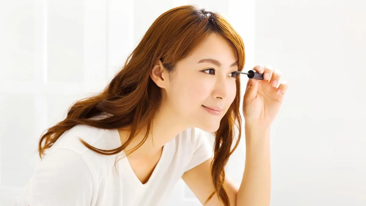 10 Rekomendasi Mascara Terbaik untuk Bulu Mata Lentik dan Bervolume