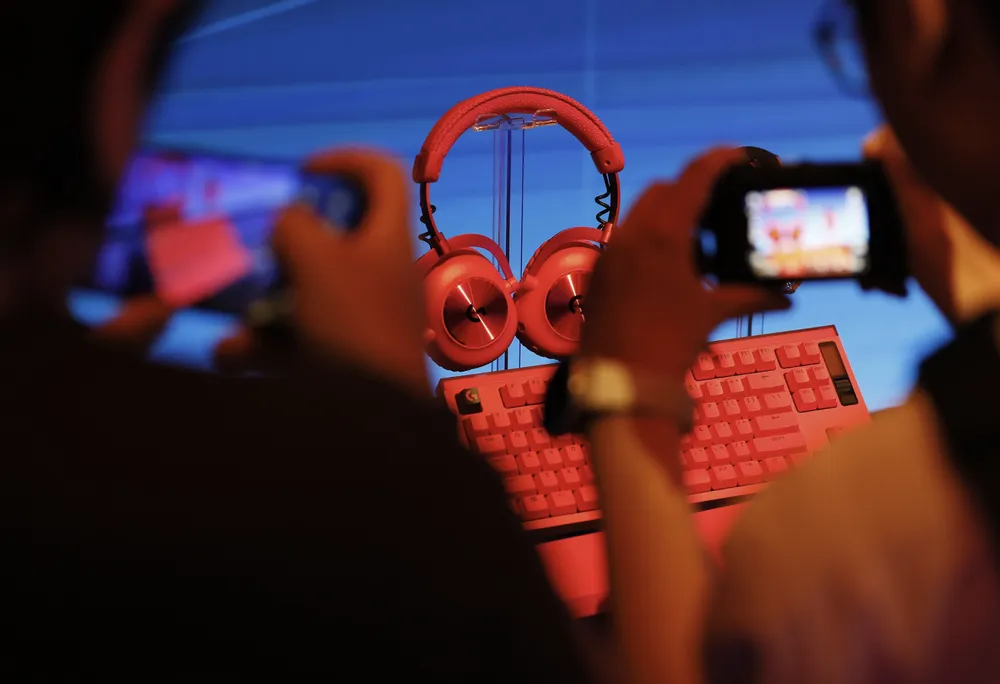 Mouse Gaming Sensor Premium untuk Esports Kompetitif
