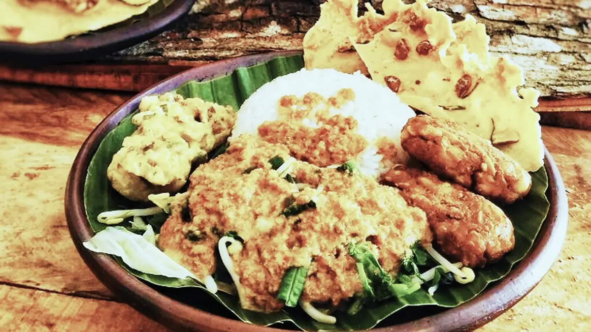 Sambal Kacang Kasar Pecel Madiun dan Rahasia Jeruk Purut