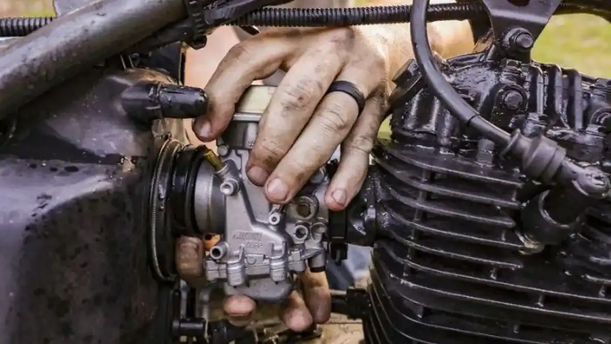 Panduan Lengkap Hemat Bensin Motor untuk Pengguna Harian