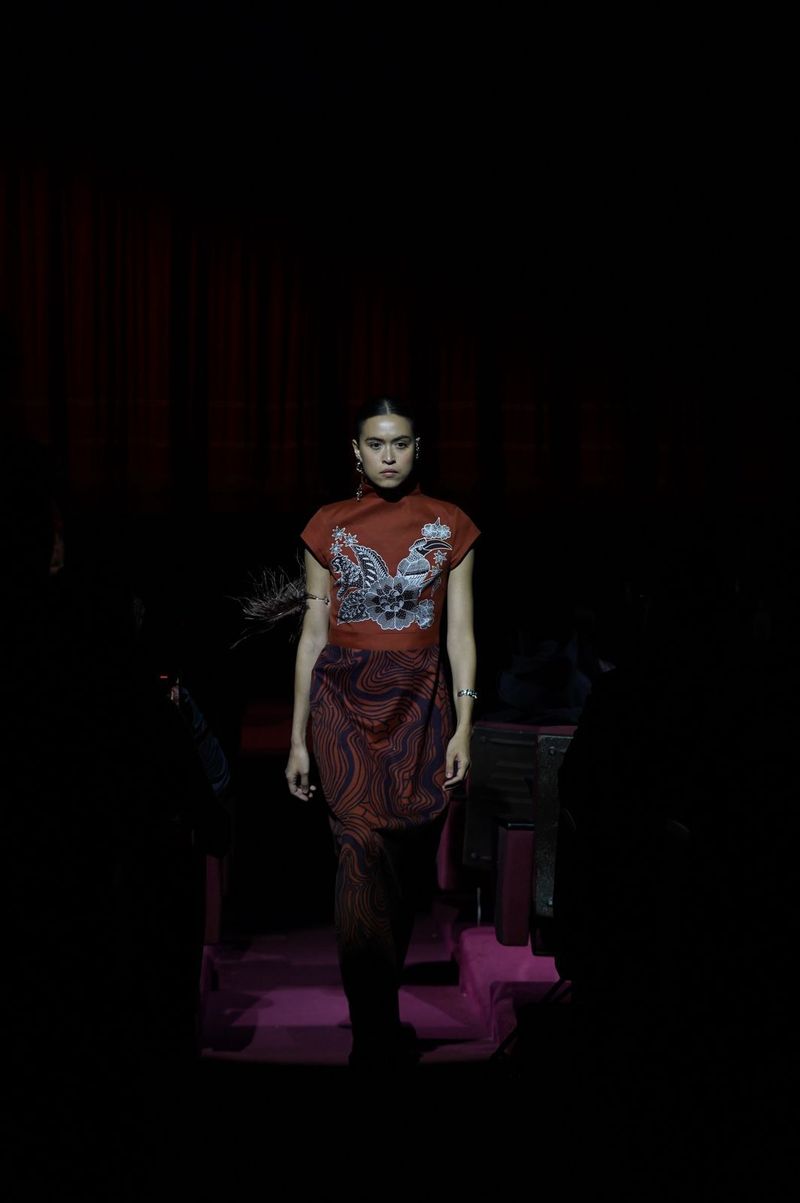 SMERTI Iwan Tirta: Batik Tradisional Naik Kelas Jadi Haute Couture Kontemporer