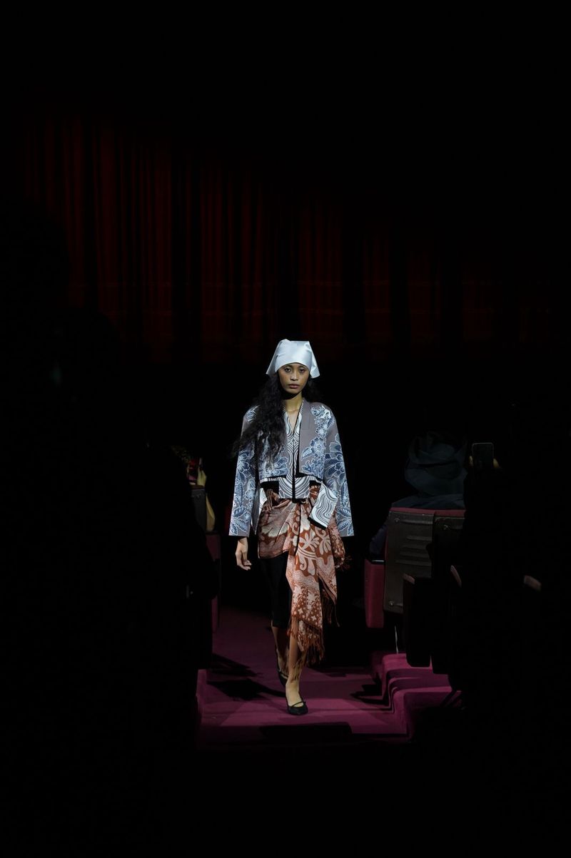 SMERTI Iwan Tirta: Batik Tradisional Naik Kelas Jadi Haute Couture Kontemporer