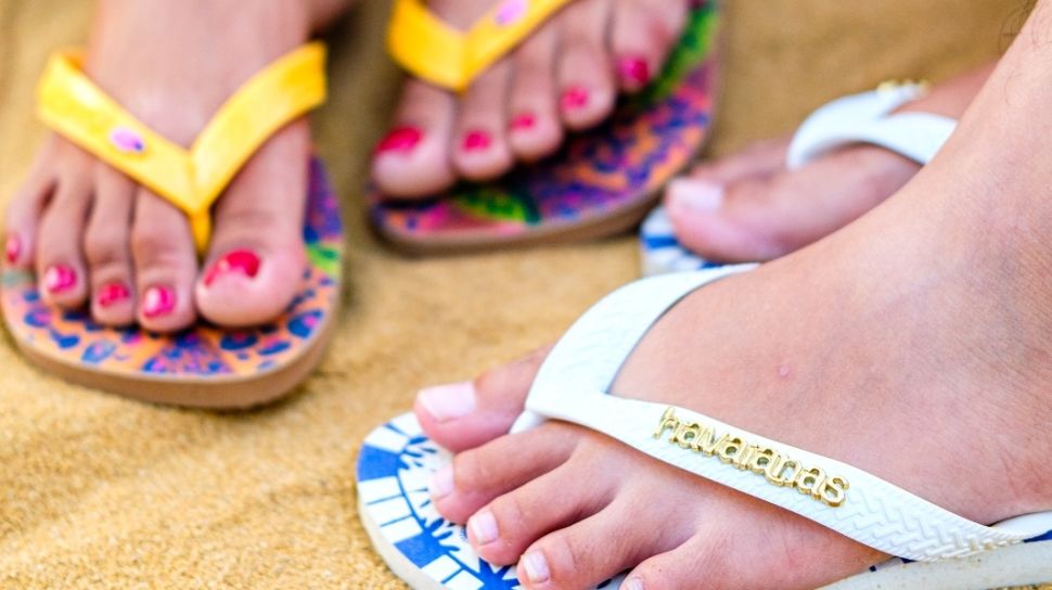 Warna Cerah dan Motif Berani: Bahasa Baru Ekspresi Gaya