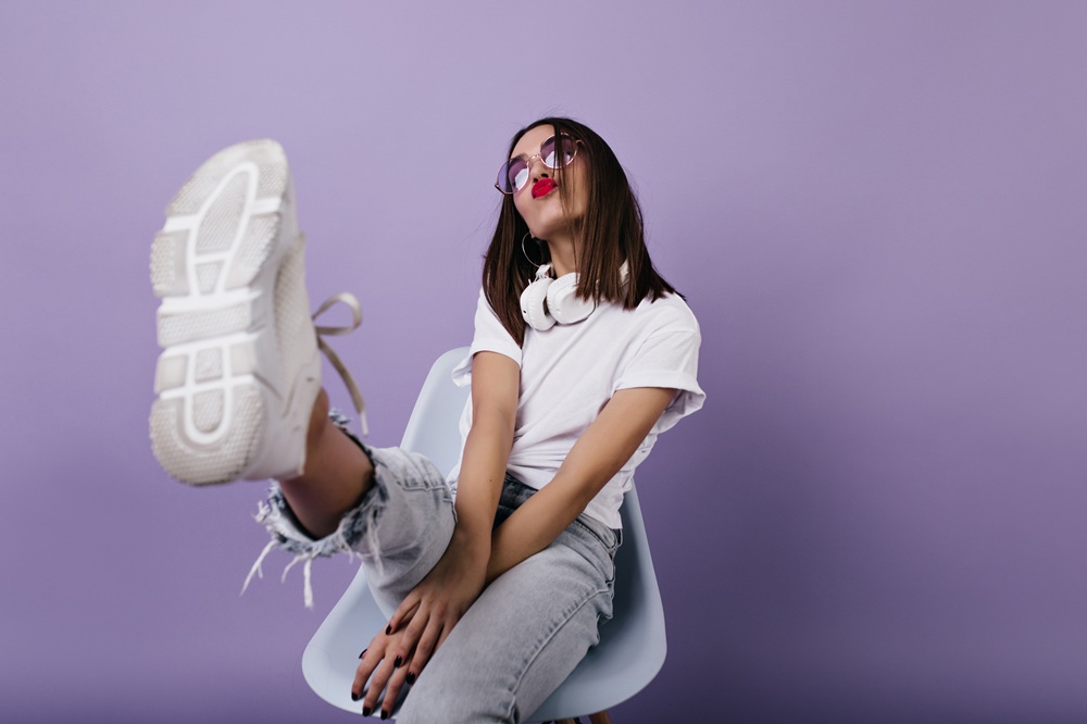 7 Sepatu Nyaman untuk Jalan Sehari-hari dari Brand Terpercaya