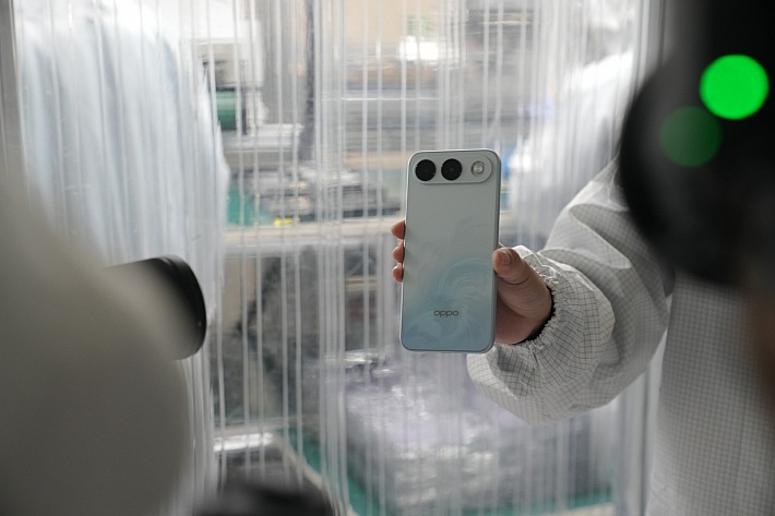 Ponsel Tahan 6 Tahun? OPPO A7 Pro Series 5G Mencoba Membuktikan