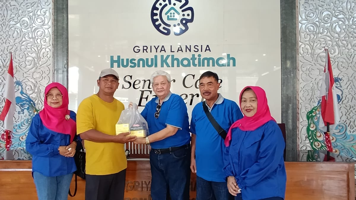 Ketika Lagu Membawa Kebahagiaan ke Panti Jompo