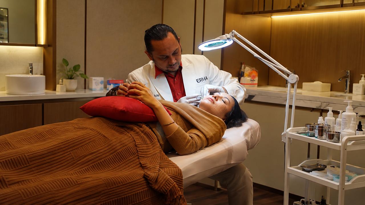 Teknologi Perawatan Kulit Personal: Era Baru Efektivitas Skincare