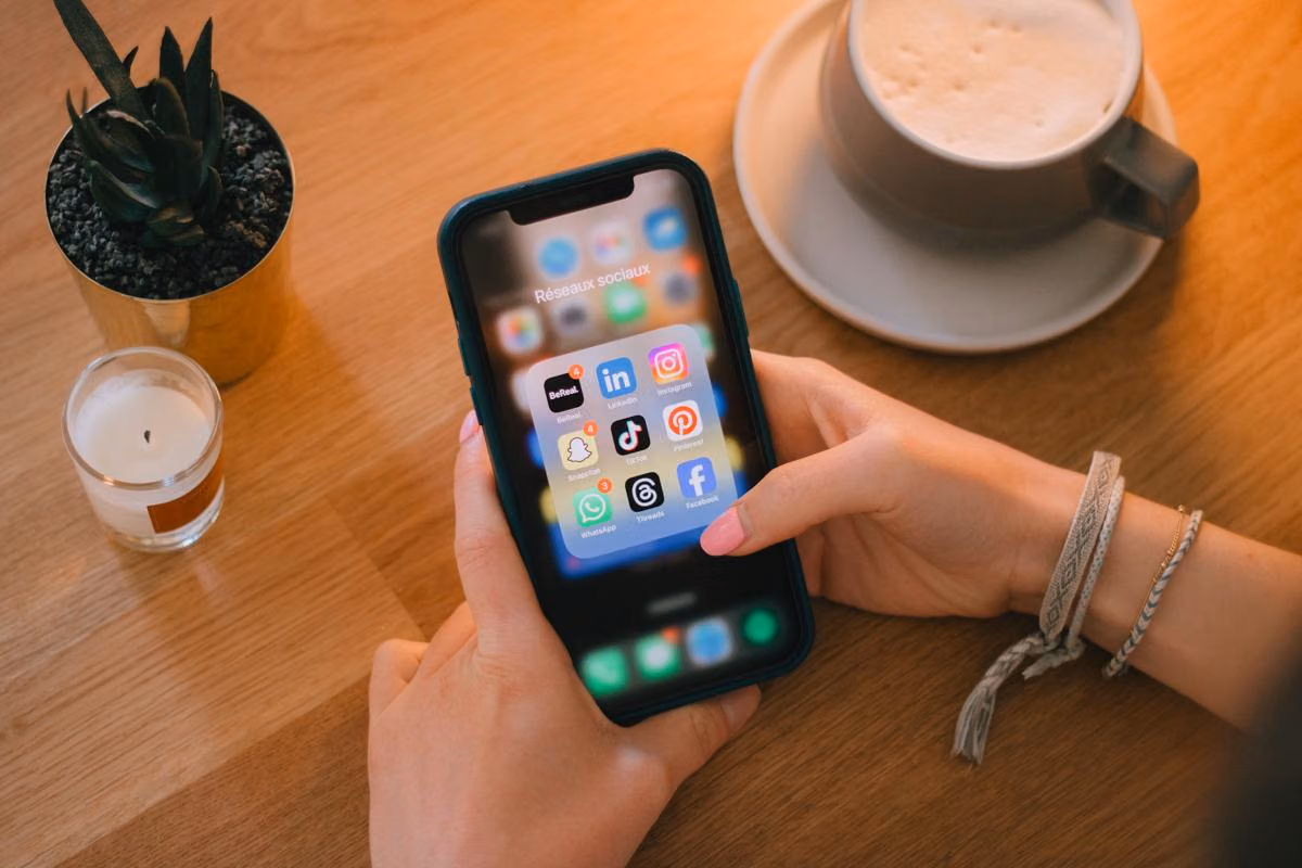 Puasa Digital: Menghentikan Siklus Media Sosial demi Kesehatan Mental