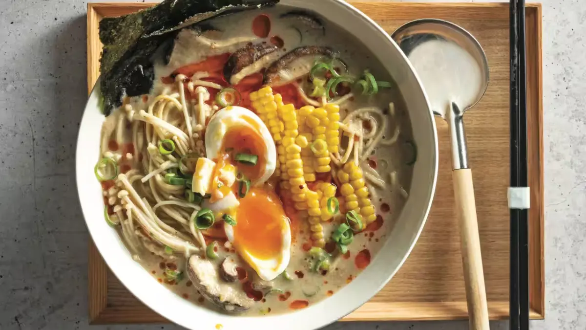 Sup Krim Jamur vs Ramen Jamur Pedas: Mana yang Paling Menggoda?