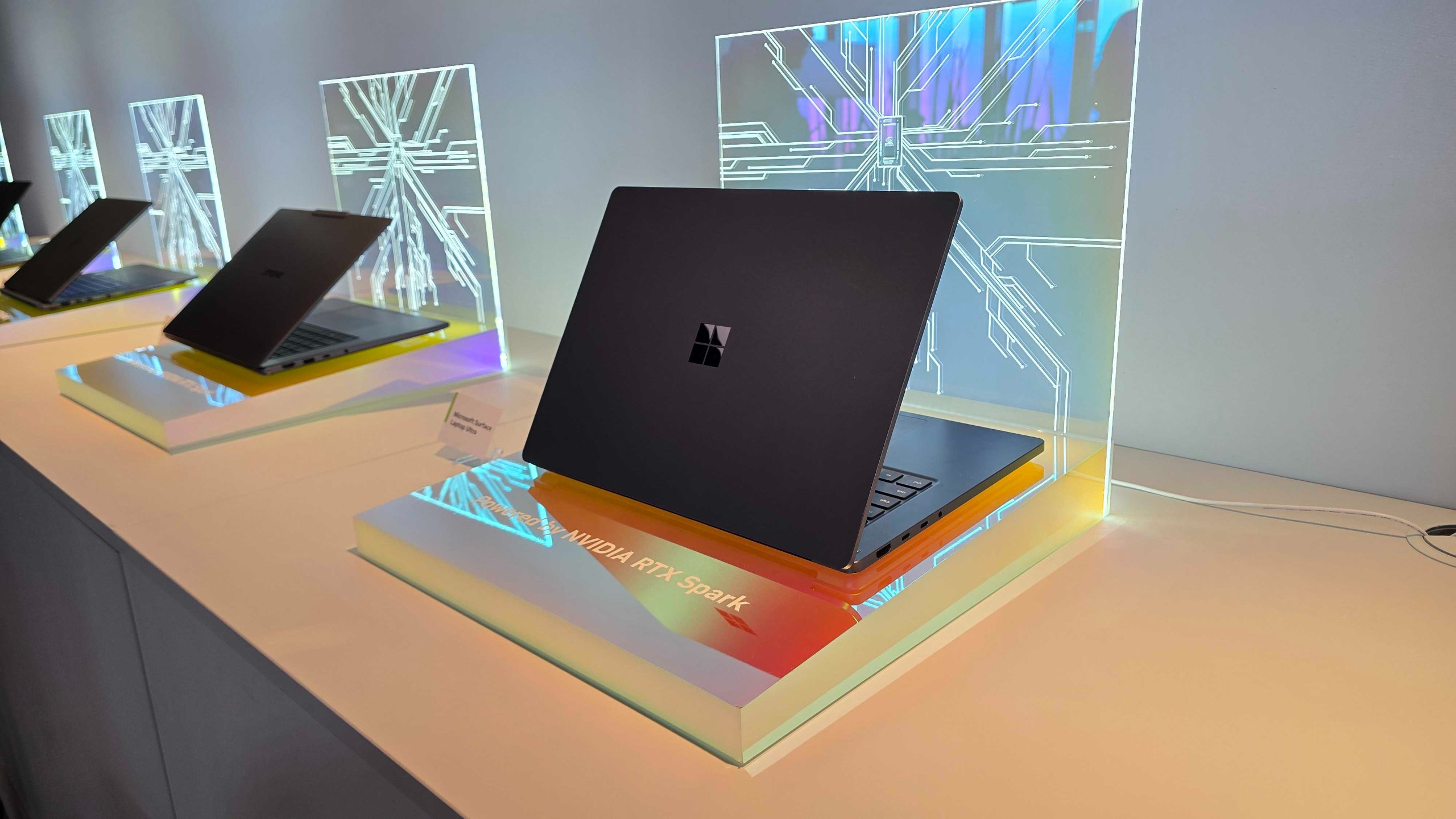 MSI Prestige N16 Flip AI+: Laptop Convertible RTX Spark untuk Kerja Profesional Ekstrem