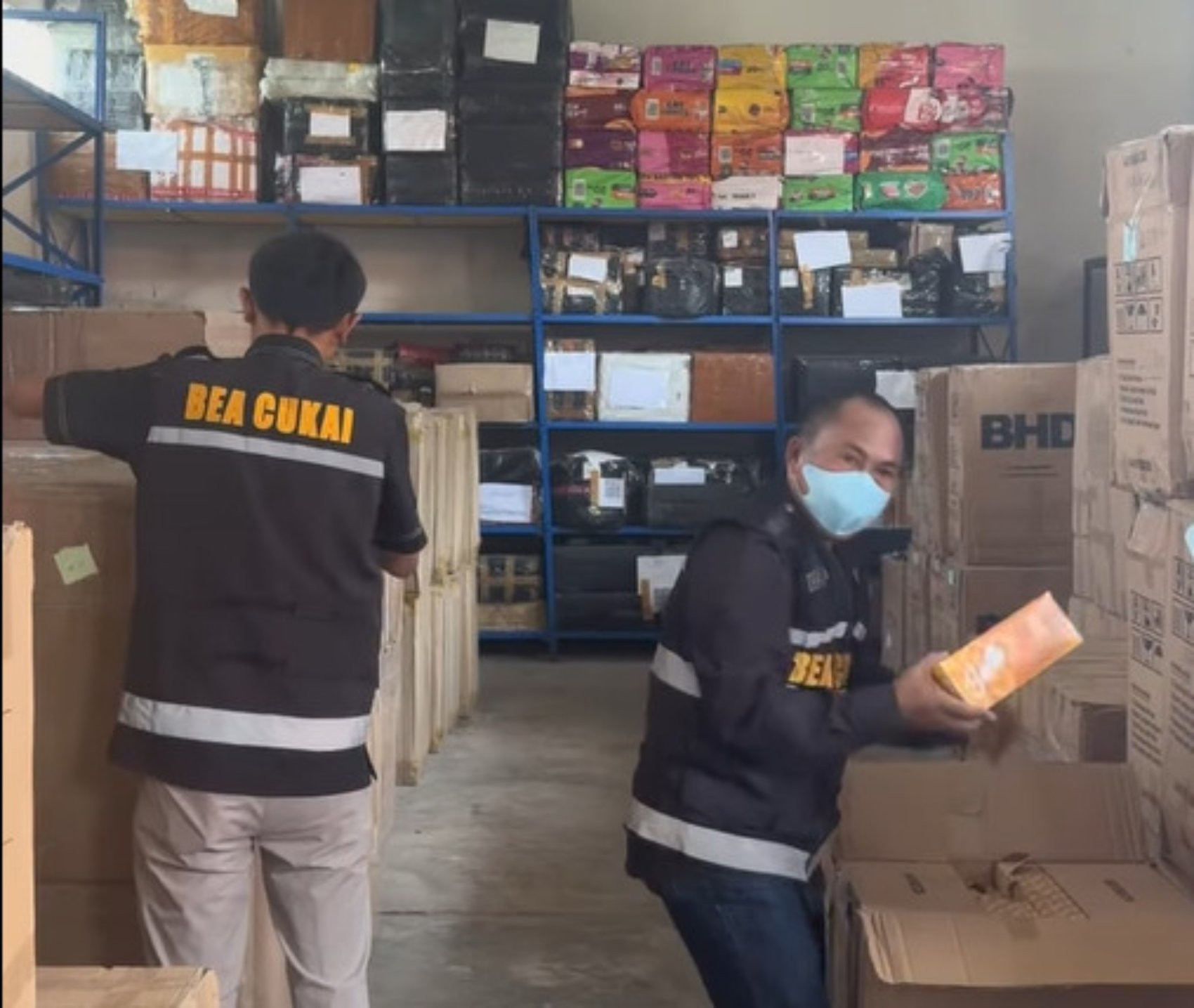 Jaringan Rokok Ilegal Menggeliat, Bea Cukai Menekan dari Jalur Darat