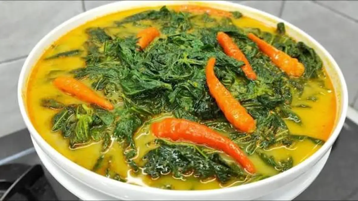 Resep Sayur Bening vs Gulai Daun Singkong: Kuah Gurih, Sayuran Tetap Segar