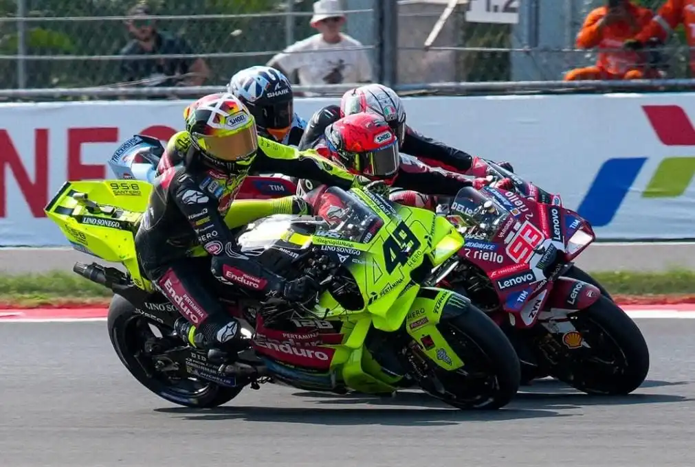 MotoGP Mandalika: Festival Balap, Wisata Lombok, dan Petualangan Pantai