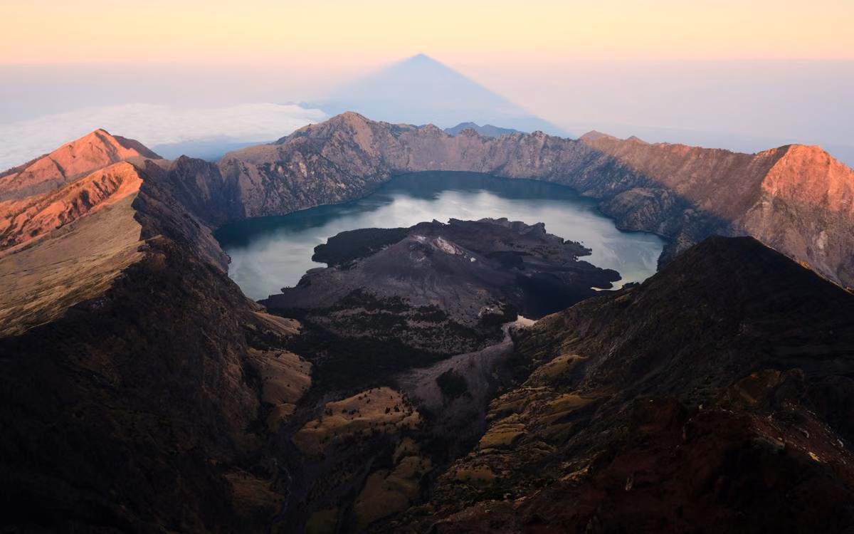 5 Event Ultra Trail Besar dengan Rute Gunung Ikonik