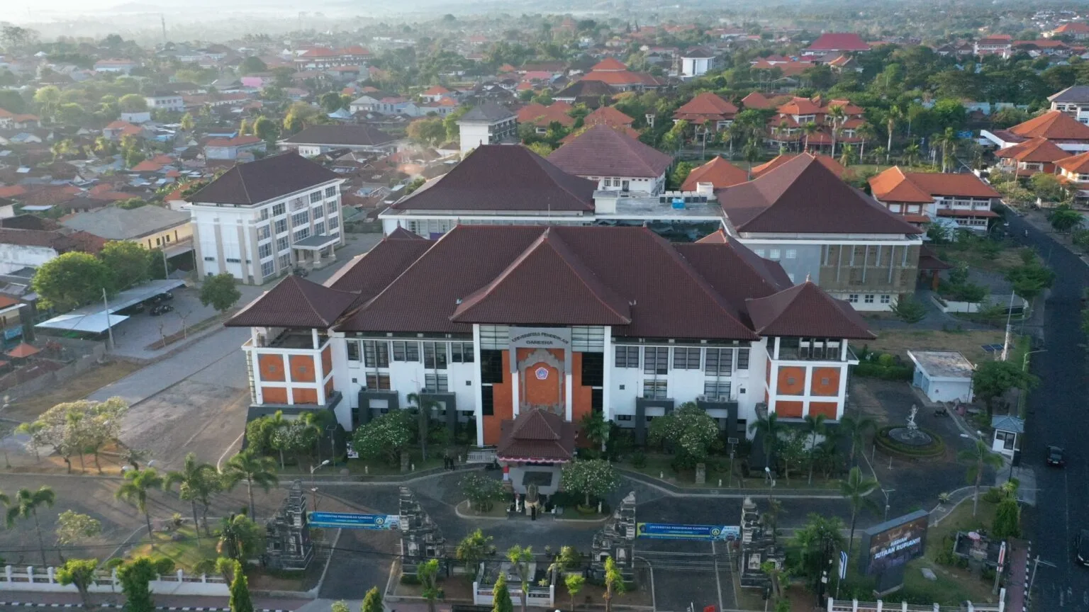 110 Tim Pelajar Adu Inovasi Bisnis dan Riset di Panggung Internasional