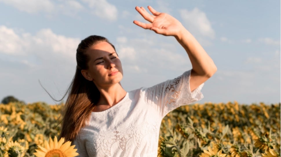 Memilih Sunscreen Tepat untuk Kulit Berminyak: Gel, Milk, atau Essence?