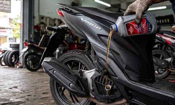 Oli Mesin Bukan Hanya Pelumas: Peran Pentingnya Menjaga Suhu Mesin Tetap Dingin